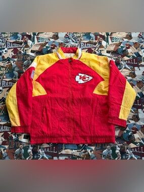 Vintage 90s Men Apex One NFL Kansas City Chiefs Red Puffer Jacket
